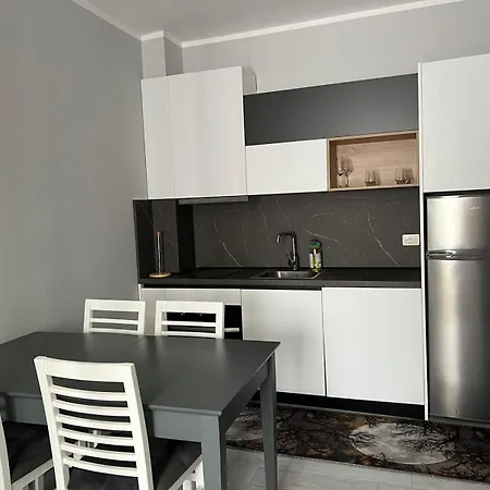 Island Apartamento Shëngjin